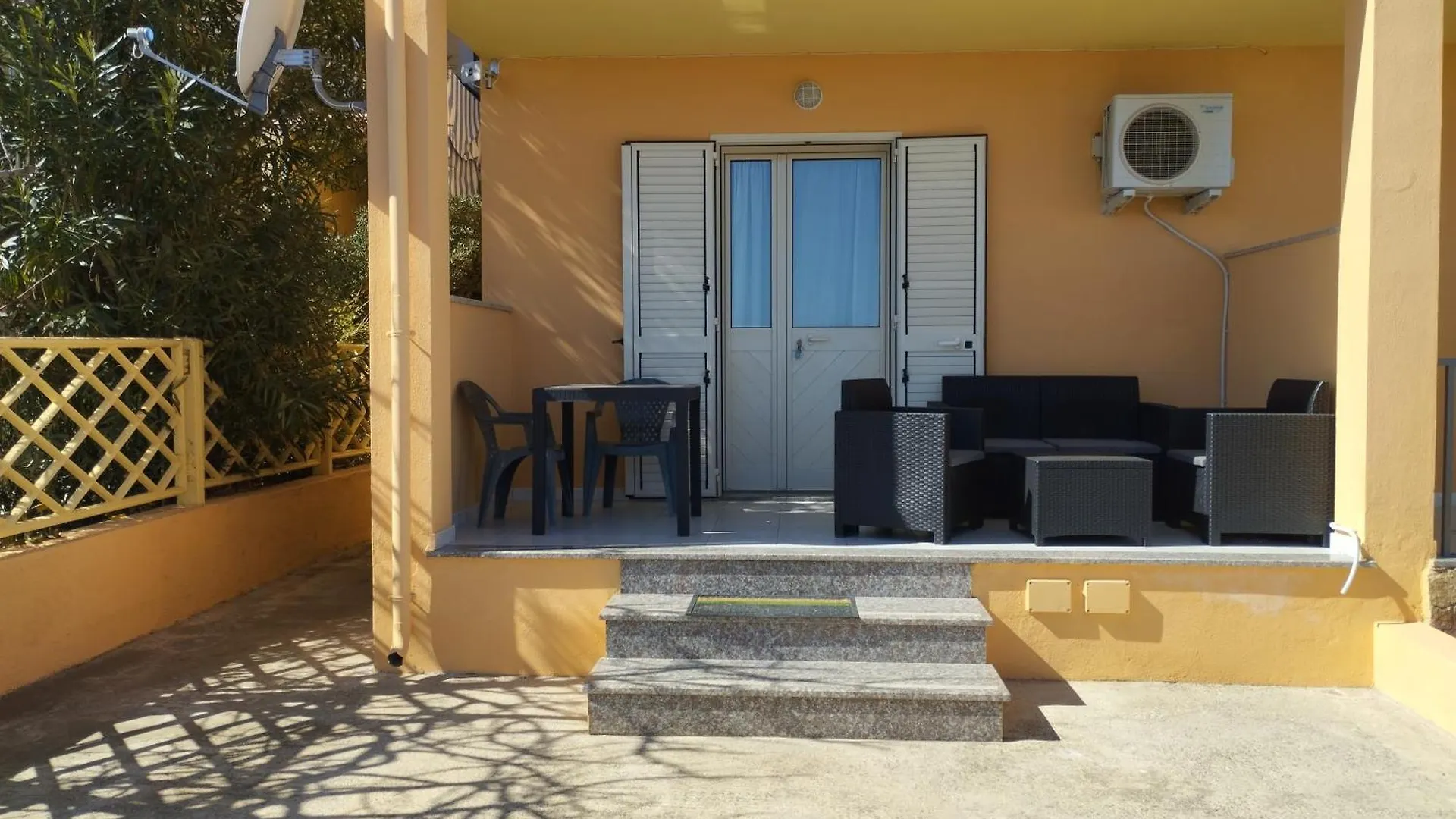 La Playa Apartment- Fronte Spiaggia La Caletta
