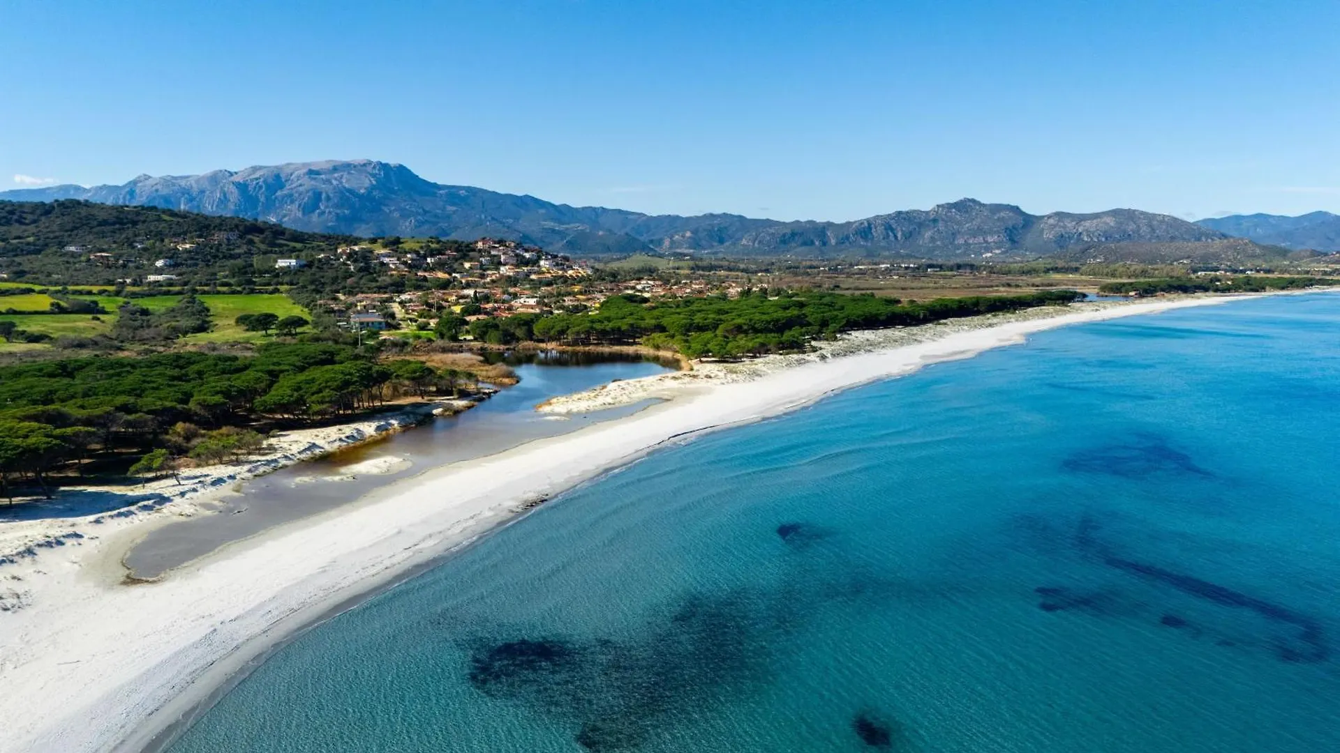 La Playa Apartment- Fronte Spiaggia La Caletta 0*,